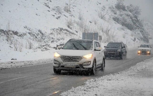 بارش برف و باران در جاده ها/ از سفرهای غیرضرور طی ۴۸ ساعت آینده خودداری کنید