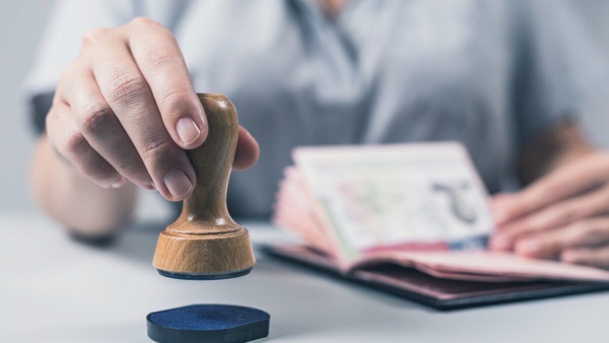 طراحی | امارات فرآیند گام به گام درخواست ویزای آبی امارات: از آمادهسازی تا دریافت ویزا